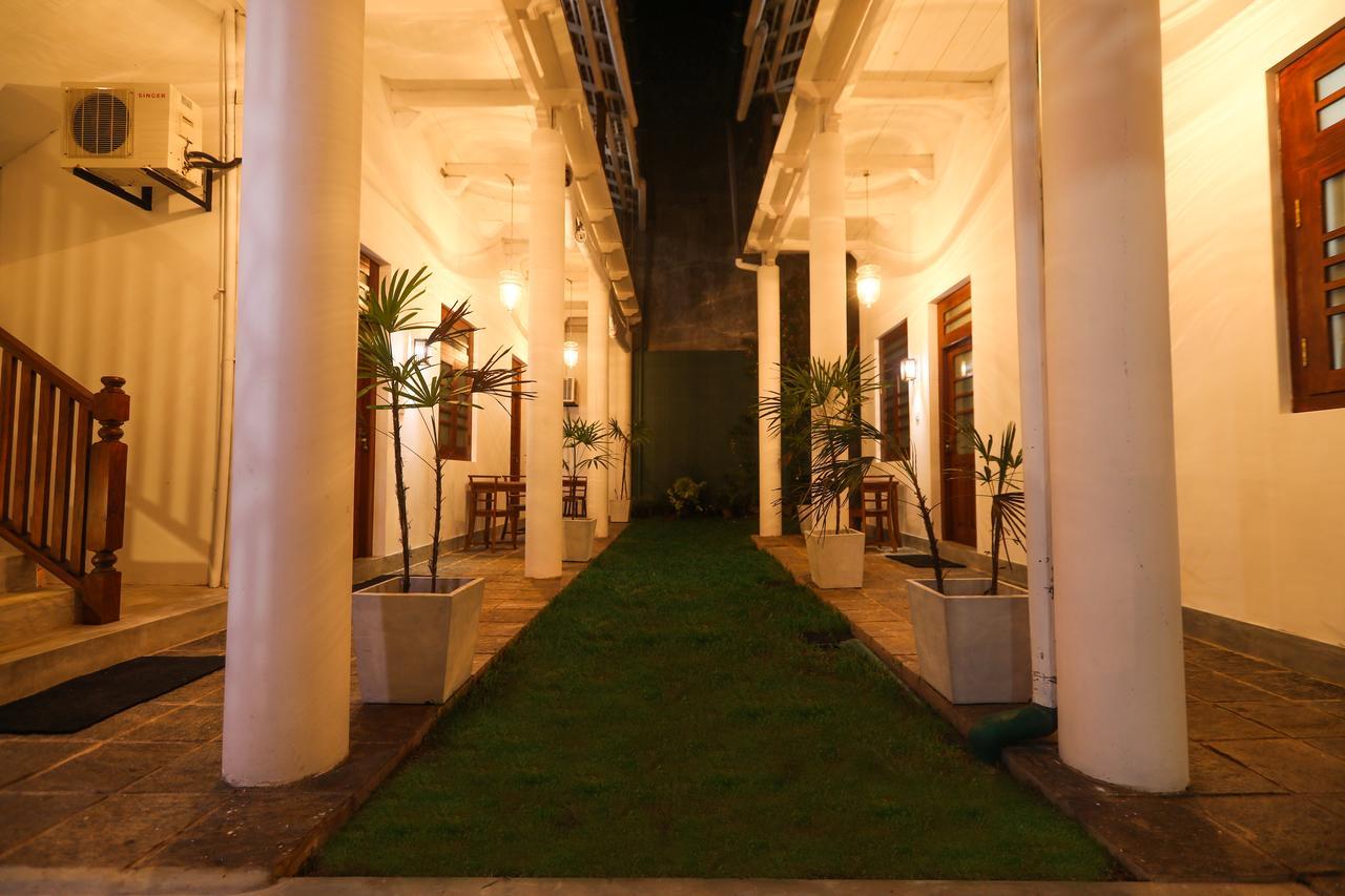Knight Inn - Galle Fort ภายนอก รูปภาพ